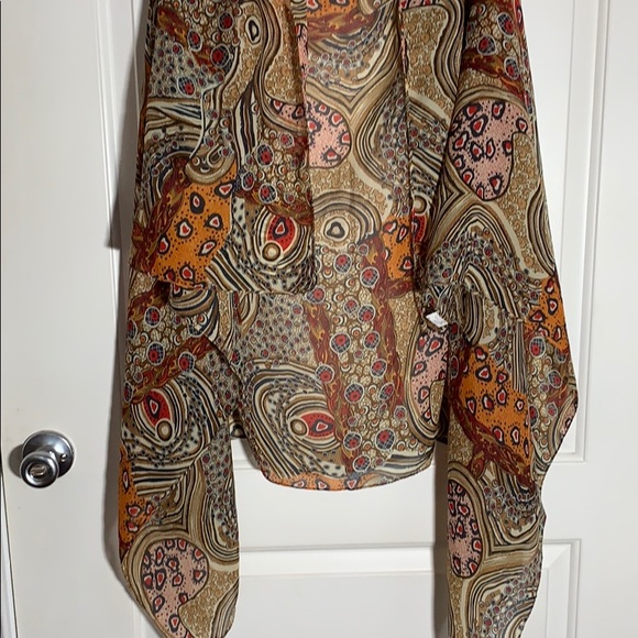 Fall print convertible chiffon vest. Size M/L - Picture 3 of 4